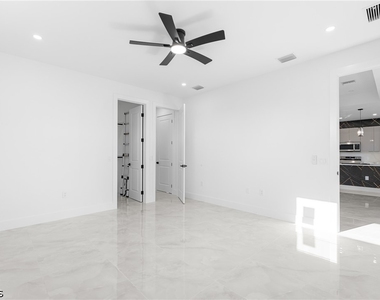 641 Camilla Street E - Photo Thumbnail 25