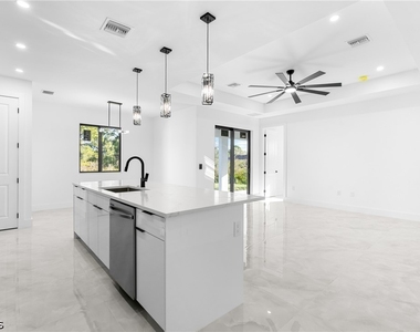 641 Camilla Street E - Photo Thumbnail 11