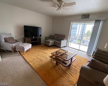 4521 Bay Beach Lane - Photo Thumbnail 14