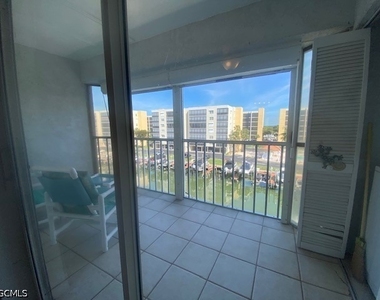 4521 Bay Beach Lane - Photo Thumbnail 8