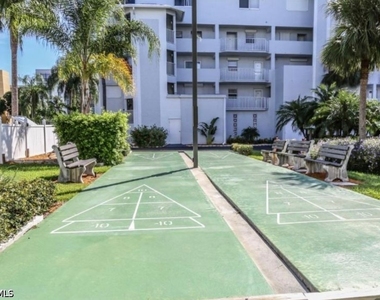 4521 Bay Beach Lane - Photo Thumbnail 10