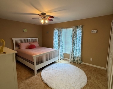 2126 Se 5th Court - Photo Thumbnail 8