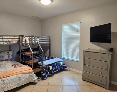 1923 Sw 26th Street - Photo Thumbnail 12