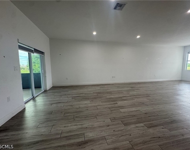 8007 Mill Court - Photo Thumbnail 4