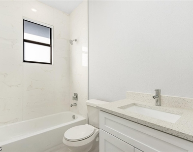 2708 Diplomat Parkway W - Photo Thumbnail 16
