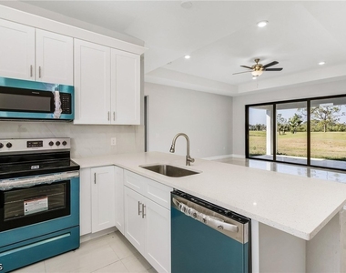 2708 Diplomat Parkway W - Photo Thumbnail 6