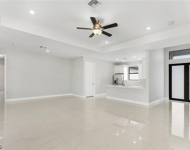 2708 Diplomat Parkway W - Photo Thumbnail 2