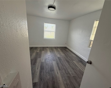 3049 2nd Street - Photo Thumbnail 2