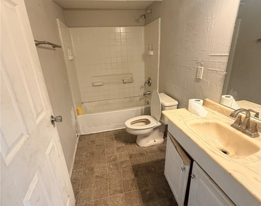2670 Broadway - Photo Thumbnail 6