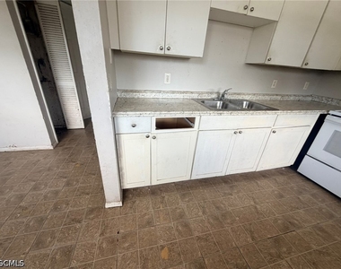 2670 Broadway - Photo Thumbnail 2