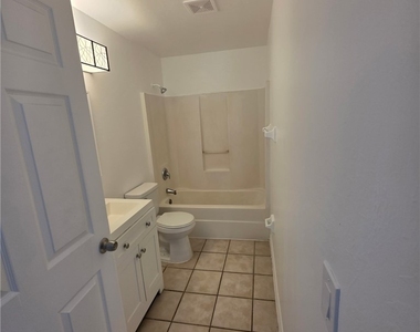 1248 Columbus Boulevard - Photo Thumbnail 7