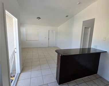1248 Columbus Boulevard - Photo Thumbnail 11