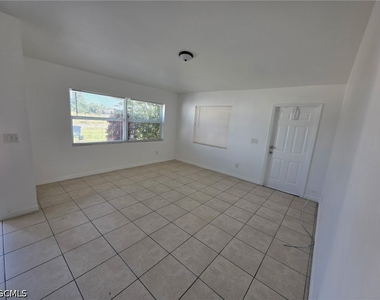 1248 Columbus Boulevard - Photo Thumbnail 1