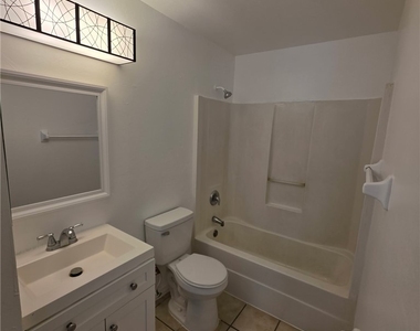 1248 Columbus Boulevard - Photo Thumbnail 10