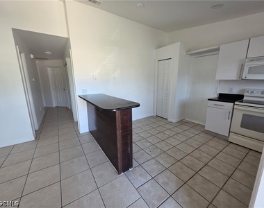1248 Columbus Boulevard - Photo Thumbnail 6