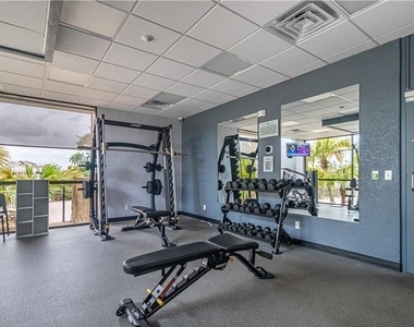 7410 Lake Breeze Drive - Photo Thumbnail 5