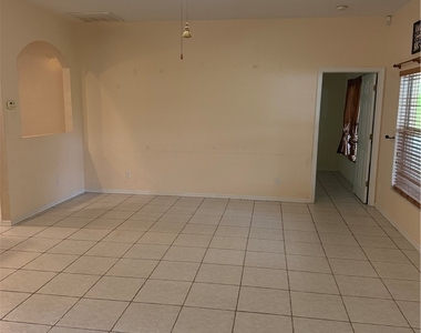 721 Milwaukee Boulevard - Photo Thumbnail 5
