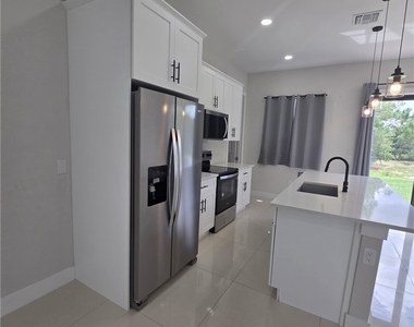 432 Raymer Street - Photo Thumbnail 6