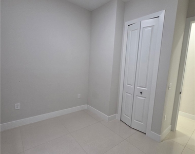432 Raymer Street - Photo Thumbnail 24
