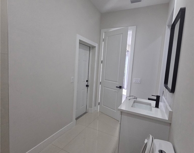 432 Raymer Street - Photo Thumbnail 13