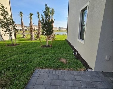 14143 Gardeners Way - Photo Thumbnail 4