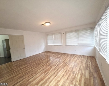1213 Sw 48th Terrace - Photo Thumbnail 7