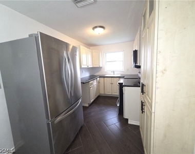 1213 Sw 48th Terrace - Photo Thumbnail 10