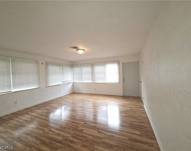 1213 Sw 48th Terrace - Photo Thumbnail 8