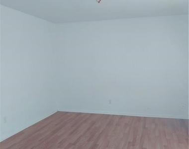 4705 Se 4th Place - Photo Thumbnail 3