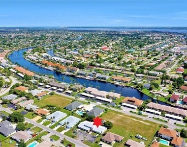 4705 Se 4th Place - Photo Thumbnail 11
