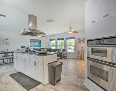 1518 Se 32nd Street - Photo Thumbnail 4