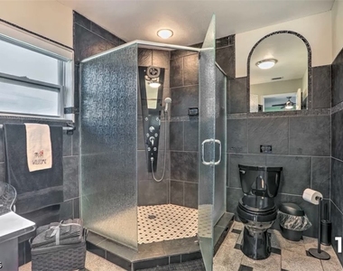 1518 Se 32nd Street - Photo Thumbnail 9