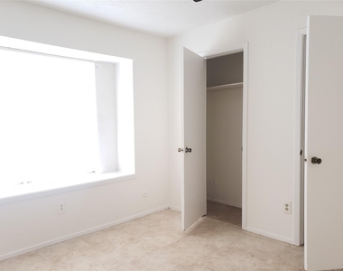 17318 Artwood Lane - Photo Thumbnail 5