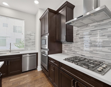 5622 Kiam Street - Photo Thumbnail 4