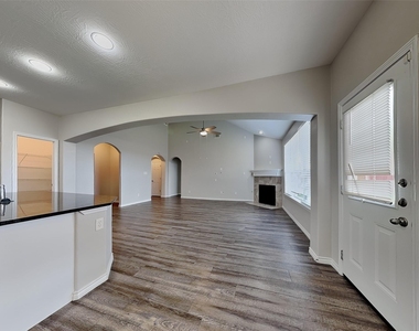 12915 Mason Terrace Lane - Photo Thumbnail 2
