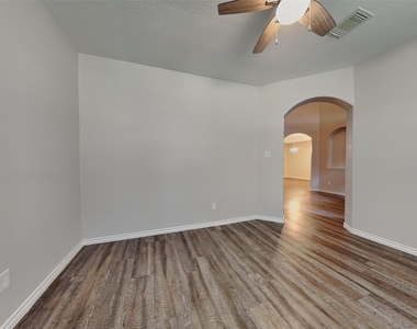 12915 Mason Terrace Lane - Photo Thumbnail 7