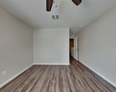 12915 Mason Terrace Lane - Photo Thumbnail 14