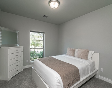 546 Cedar Harbor Court - Photo Thumbnail 6