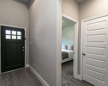 546 Cedar Harbor Court - Photo Thumbnail 5