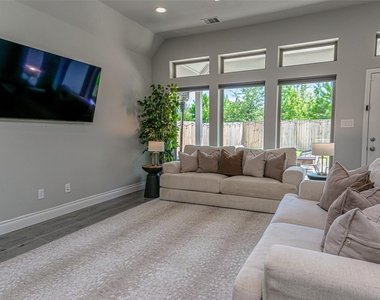 546 Cedar Harbor Court - Photo Thumbnail 22
