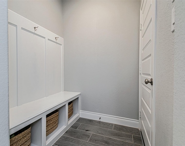 546 Cedar Harbor Court - Photo Thumbnail 11