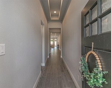 546 Cedar Harbor Court - Photo Thumbnail 4