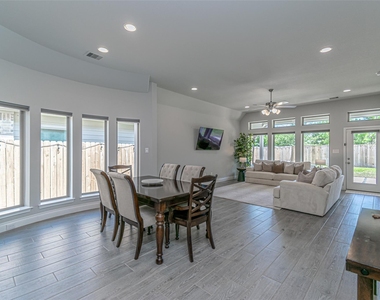 546 Cedar Harbor Court - Photo Thumbnail 20