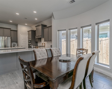 546 Cedar Harbor Court - Photo Thumbnail 21