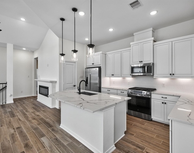 512 Water Ash Court - Photo Thumbnail 16