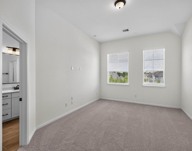 512 Water Ash Court - Photo Thumbnail 21