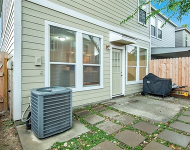16518 Strathmore Manor Lane - Photo Thumbnail 20