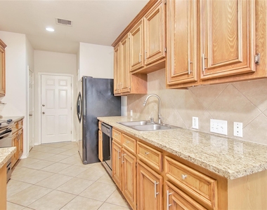 16518 Strathmore Manor Lane - Photo Thumbnail 8
