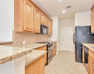 16518 Strathmore Manor Lane - Photo Thumbnail 7