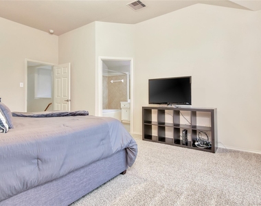 16518 Strathmore Manor Lane - Photo Thumbnail 12